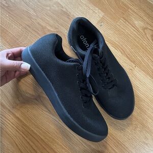 Atoms Black Mesh Sneakers Men’s size 8 W9.5